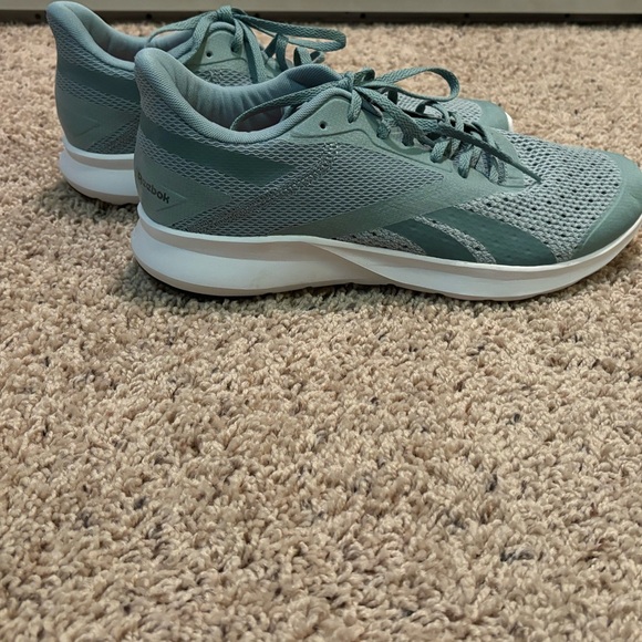 🎀 2 for $20 Sale 🎀 Reebok trainers NWOT - Picture 2 of 6